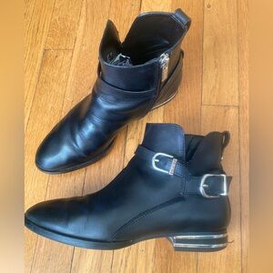 DKNY ankle leather boosts , 7 1/2 . Black